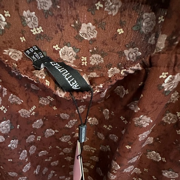 Dress with open back - Picture 2 of 11